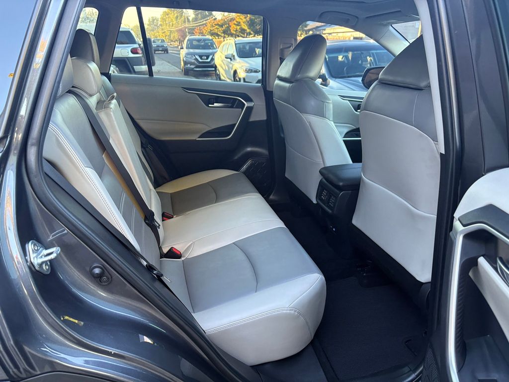 2022 Toyota RAV4 XLE Premium