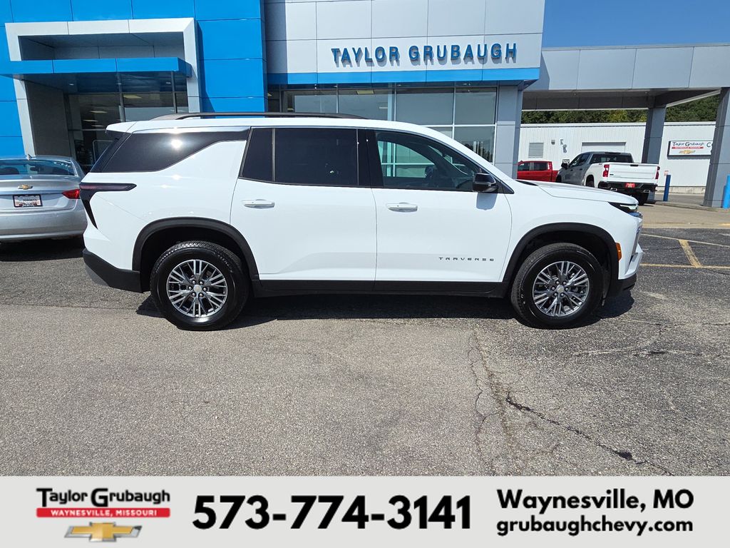 Summit White 2026 Chevrolet Traverse SUV / Crossover Front-Wheel Drive 8-Speed Automatic