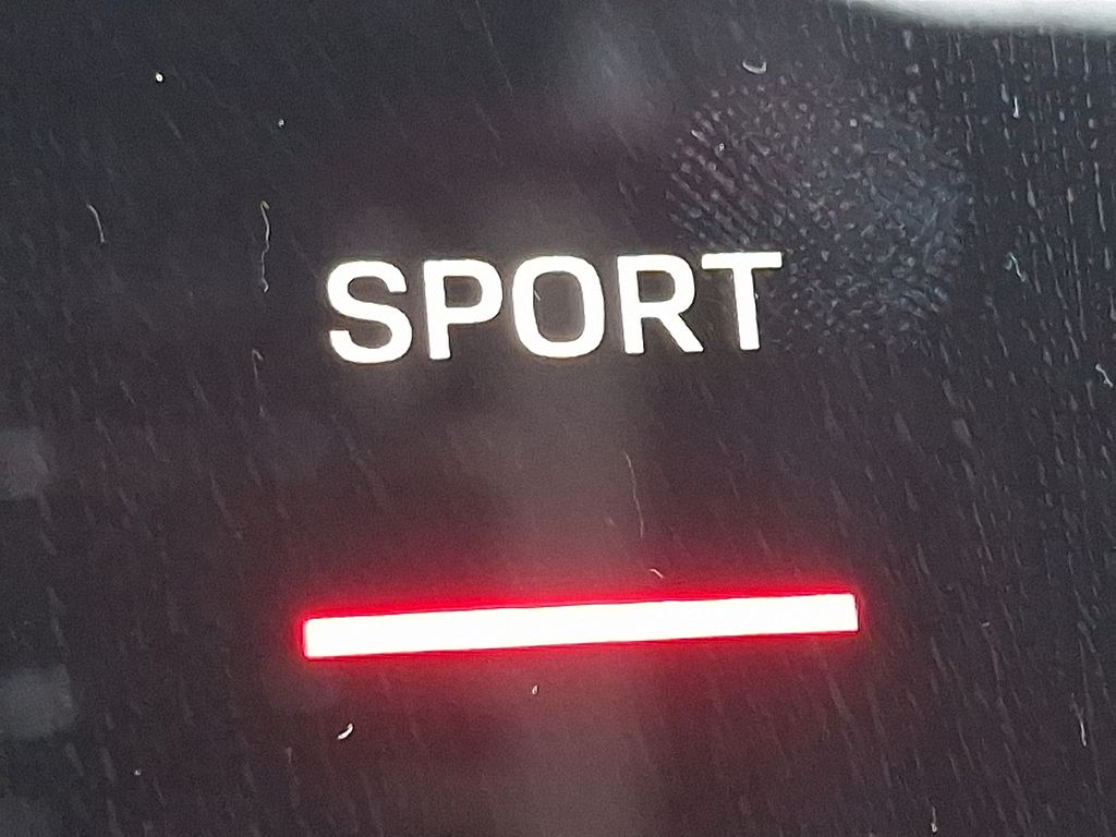 Thumbnail: 2026 Porsche Macan - 25