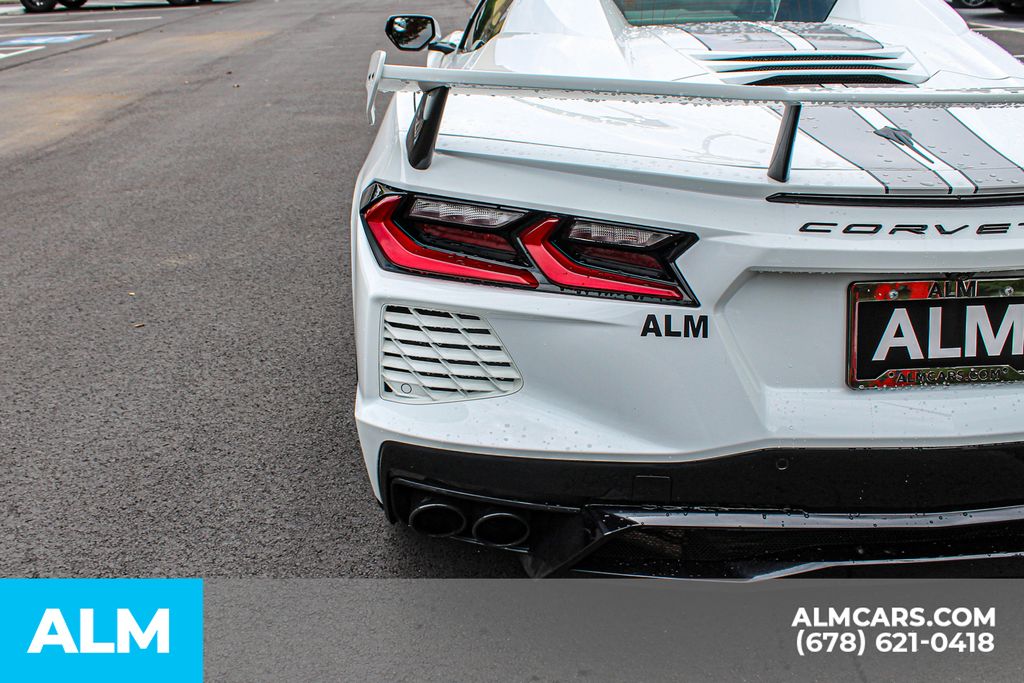 Used 2024 White Chevrolet Stingray image 13