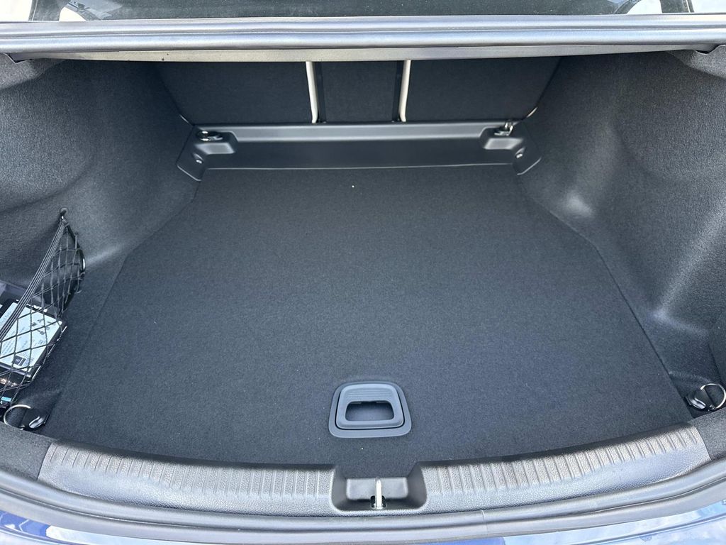 Thumbnail: 2025 Mercedes-Benz C-Class - 20