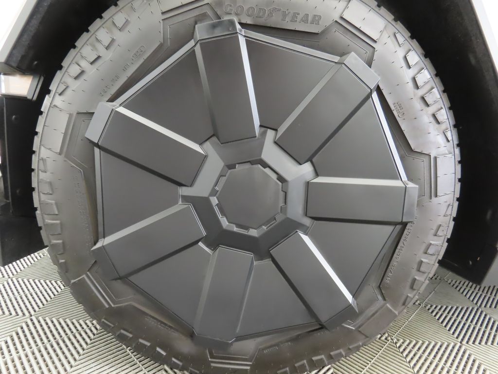 Thumbnail: 2024 Tesla Cybertruck - 30