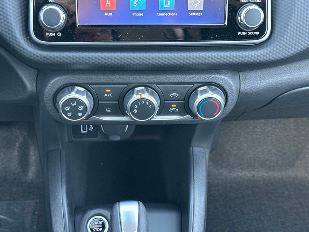 2025 Nissan Kicks S photo