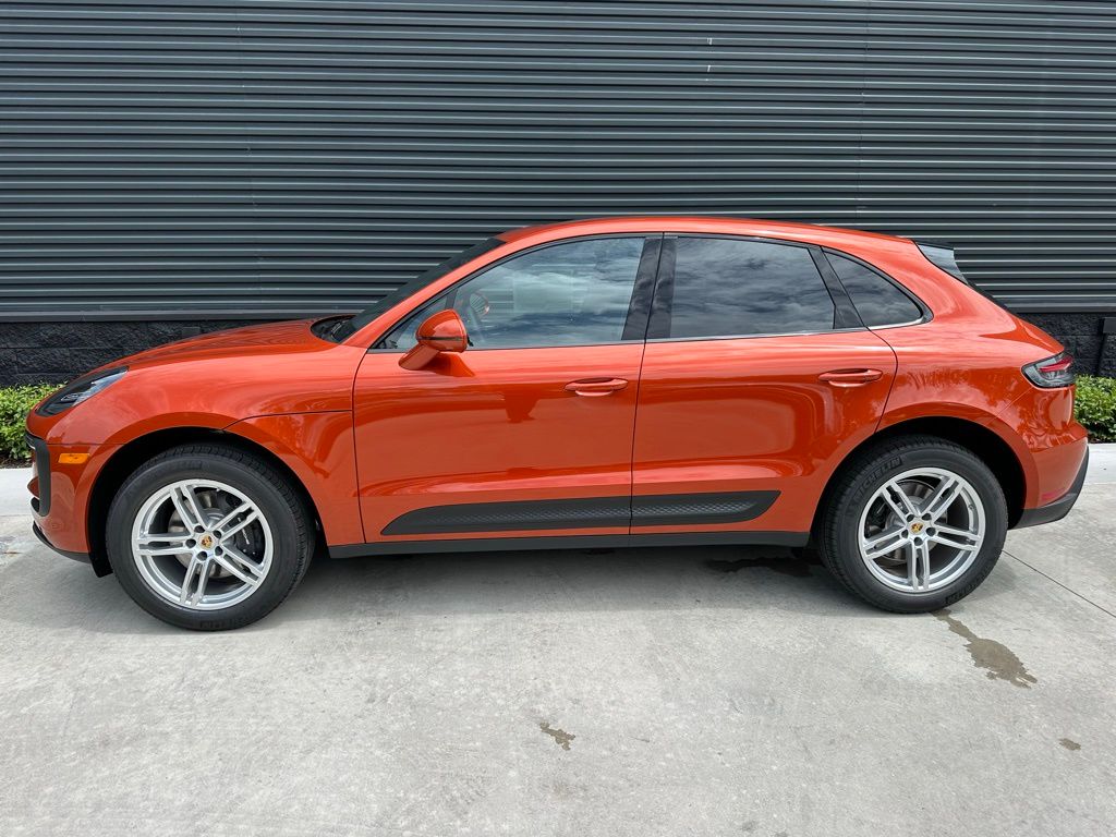 Thumbnail: 2025 Porsche Macan - 2