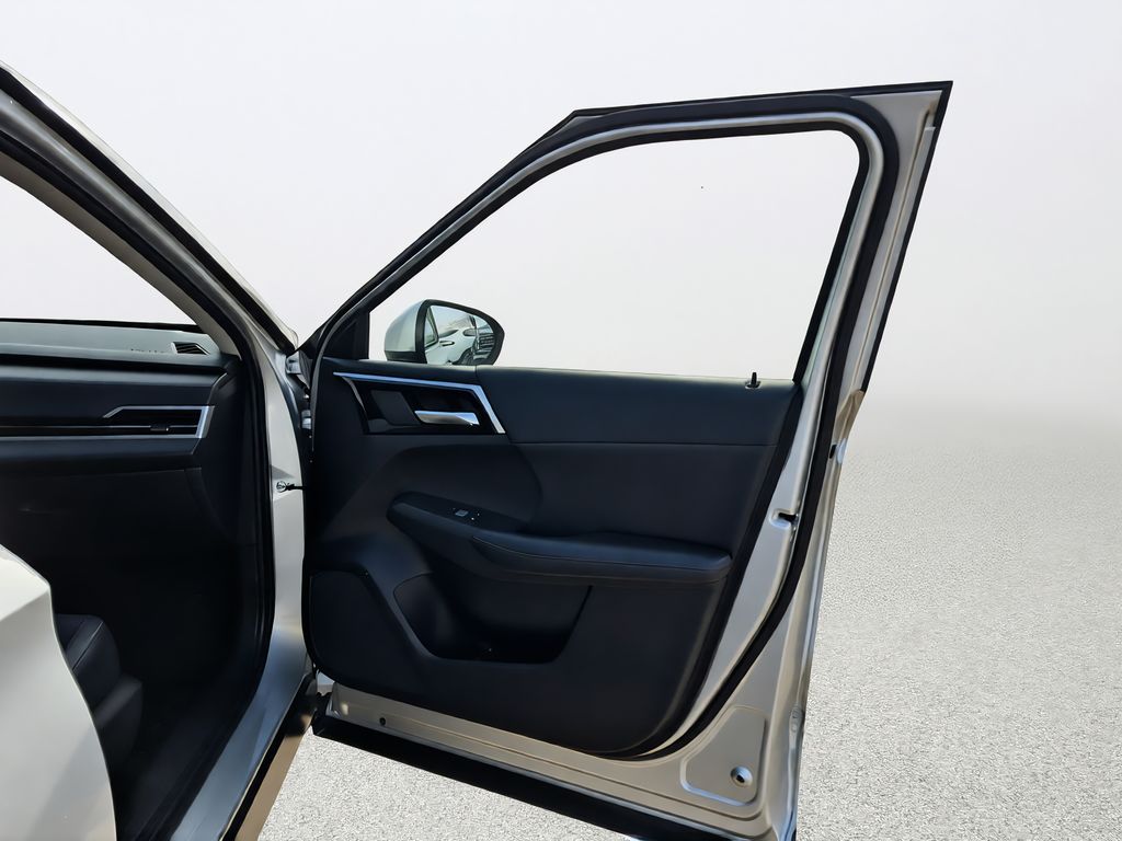 2023 Mitsubishi Outlander SE Silver at North Houston Mitsubishi
