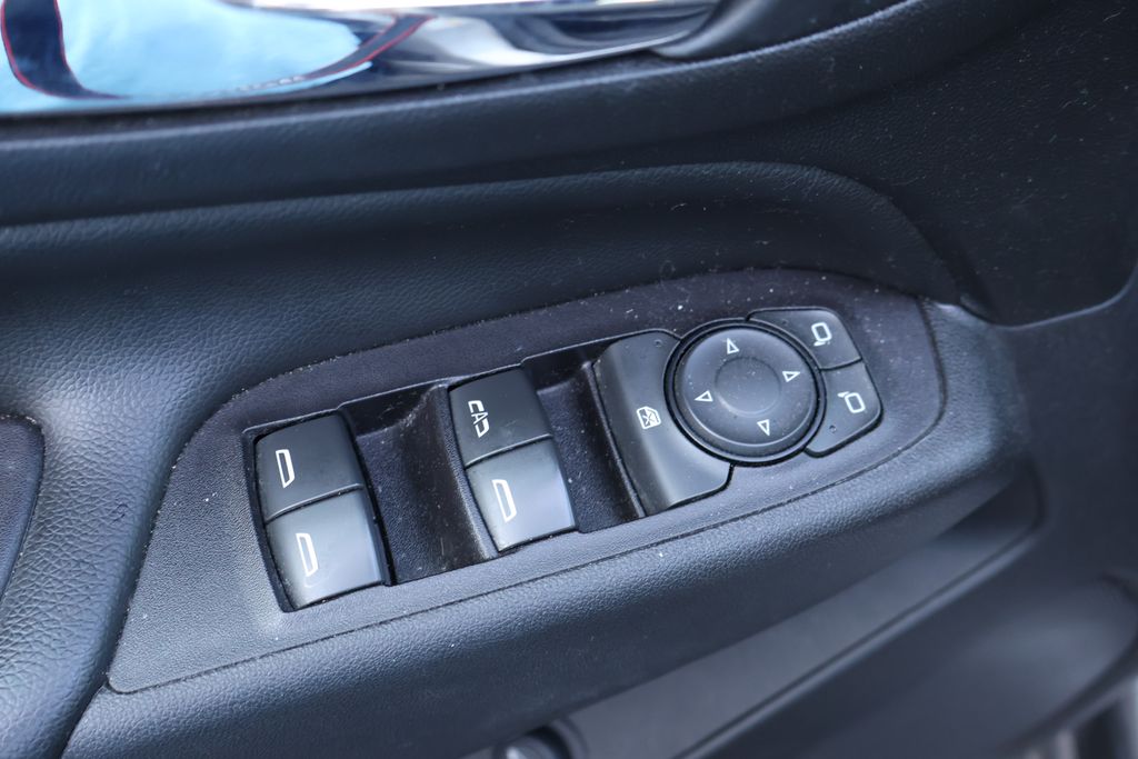 Thumbnail: 2020 Chevrolet Equinox - 15