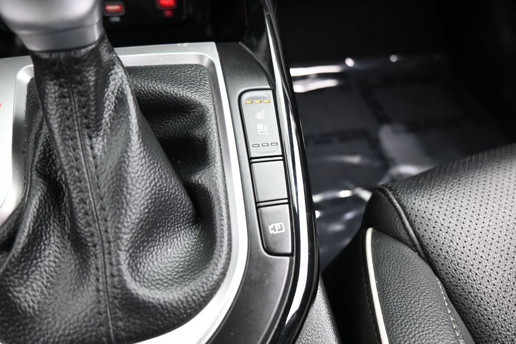 Used 2024 Snow White Pearl Kia GT-Line image 30
