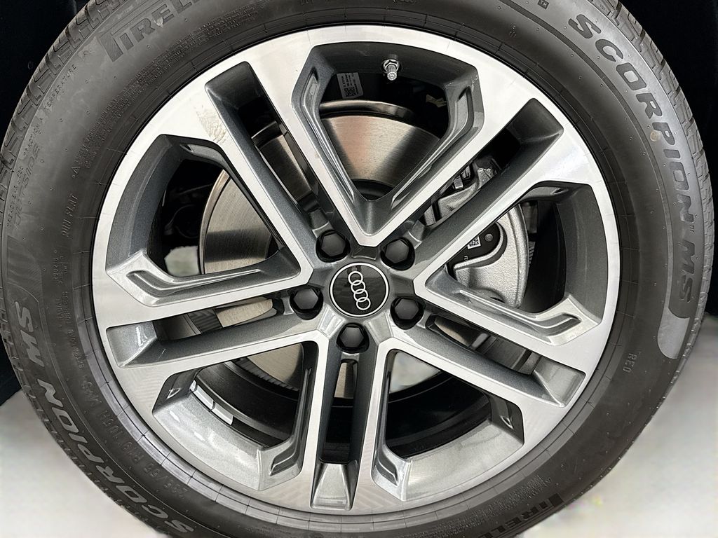 Thumbnail: 2025 Audi Q5 - 29