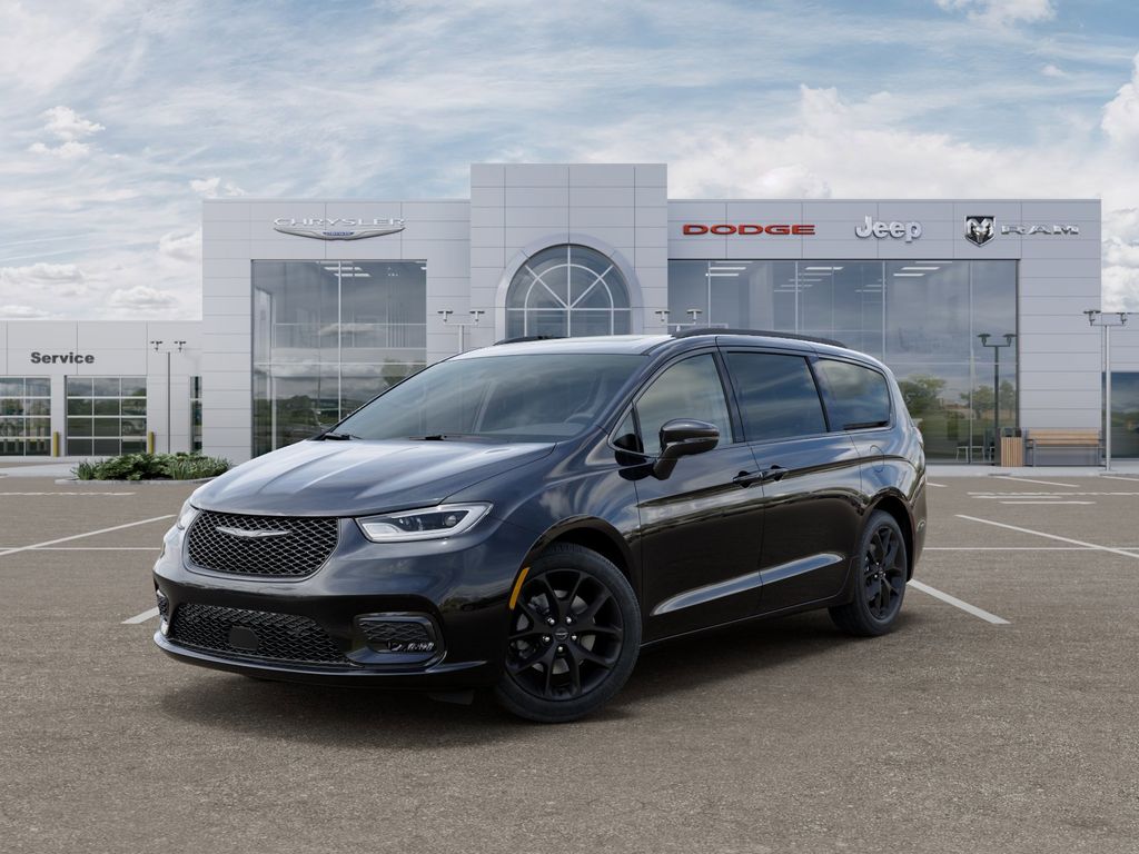 2026 Chrysler Pacifica Limited AWD's photo
