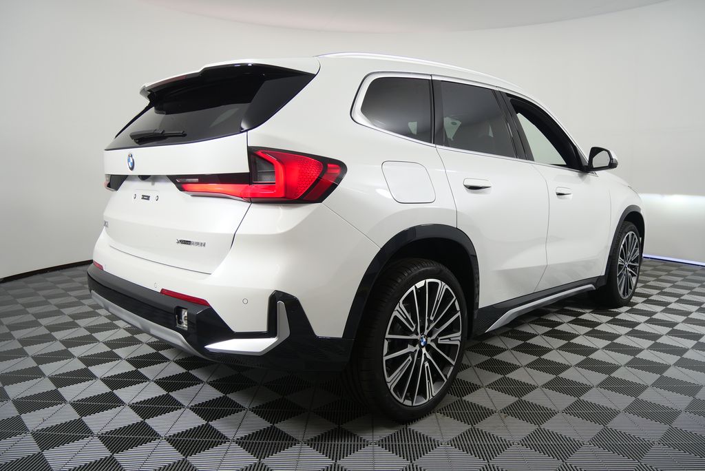 Thumbnail: 2025 BMW X1 - 3