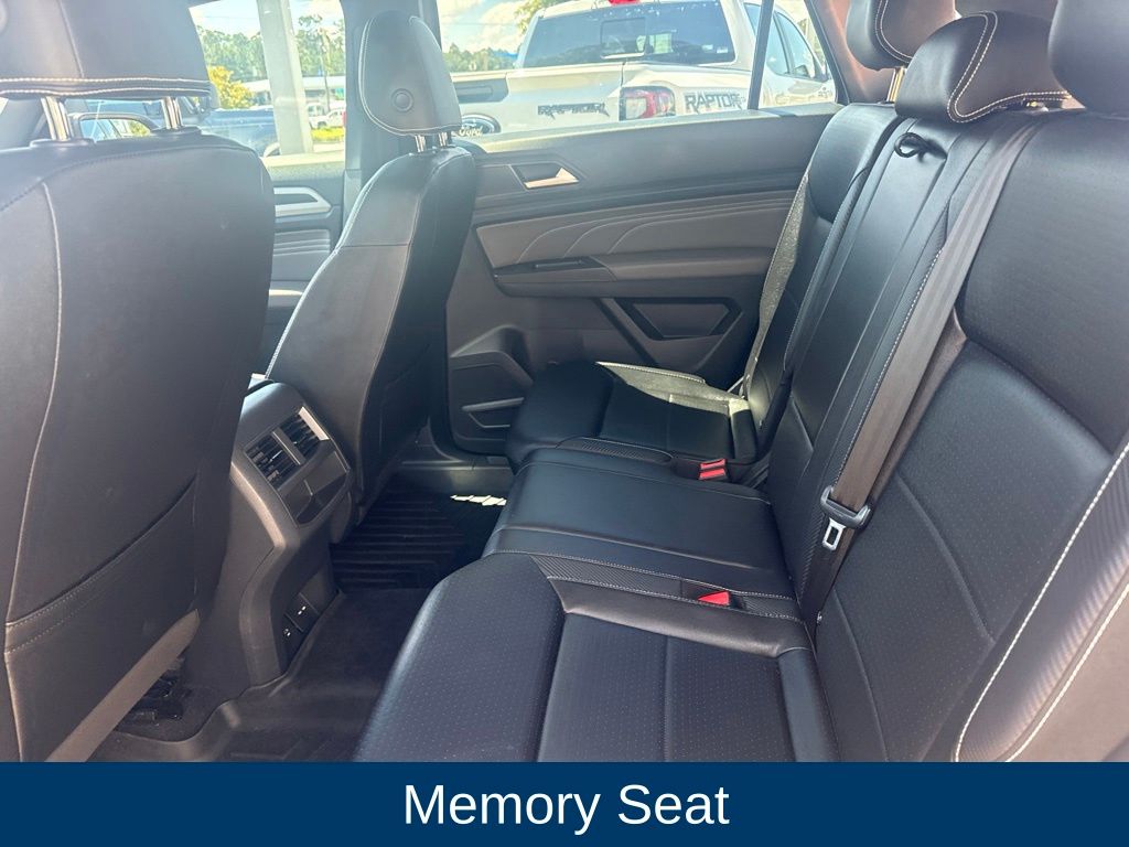 2023 Volkswagen Atlas Cross Sport 2.0T SEL R-Line Black