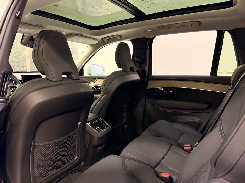 Thumbnail: 2025 Volvo XC90 - 20
