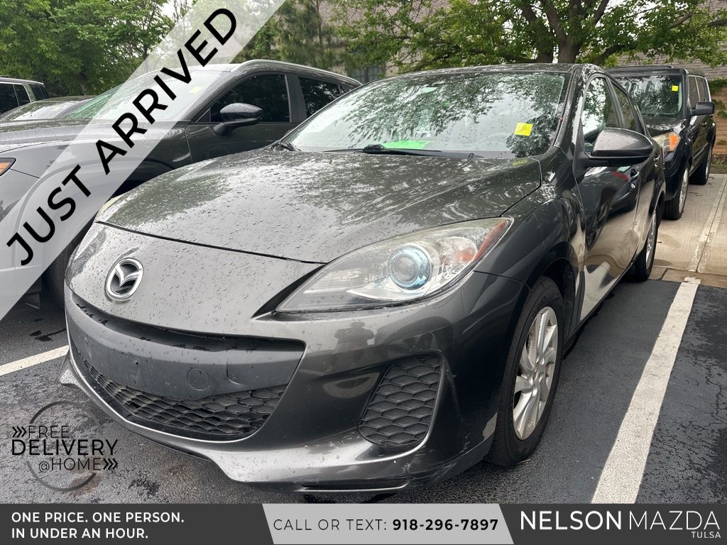 Gray (Graphite Mica) 2012 Mazda MAZDA3 i Grand Touring Hatchback Hatchback Front-Wheel Drive 6-Speed Automatic