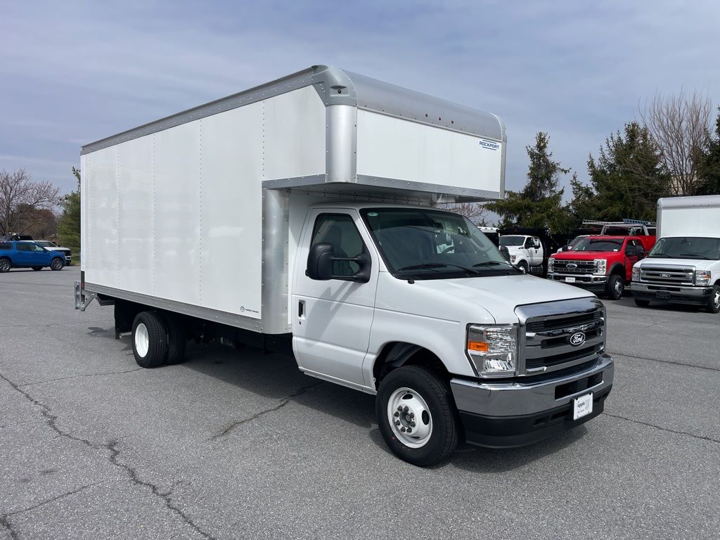 2026 Ford E-450 Cutaway 