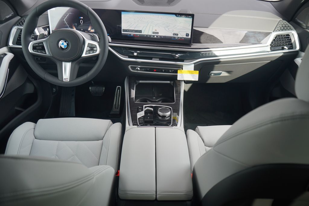 Thumbnail: 2026 BMW X5 - 13