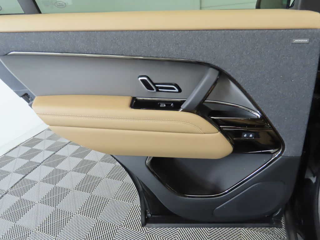 2025 Land Rover Range Rover Sport SE 28
