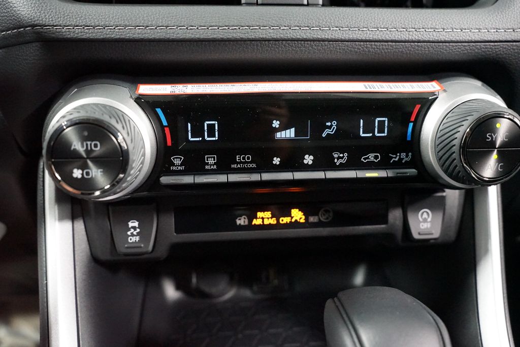 Thumbnail: 2025 Toyota RAV4 - 21
