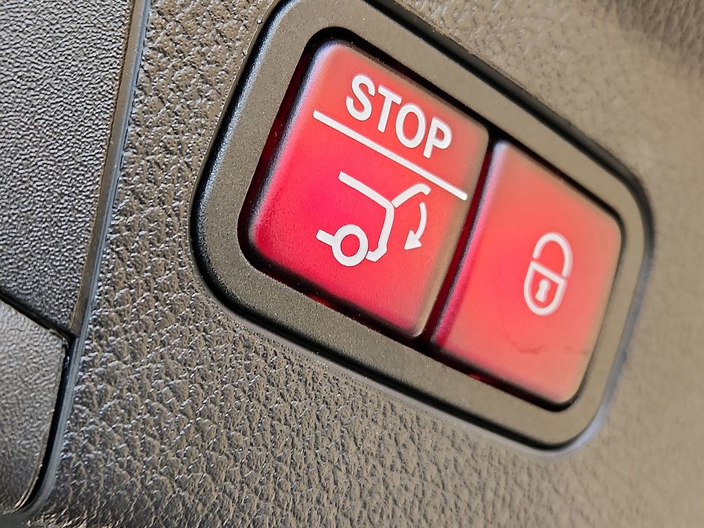 Thumbnail: 2023 Mercedes-Benz GLE - 31