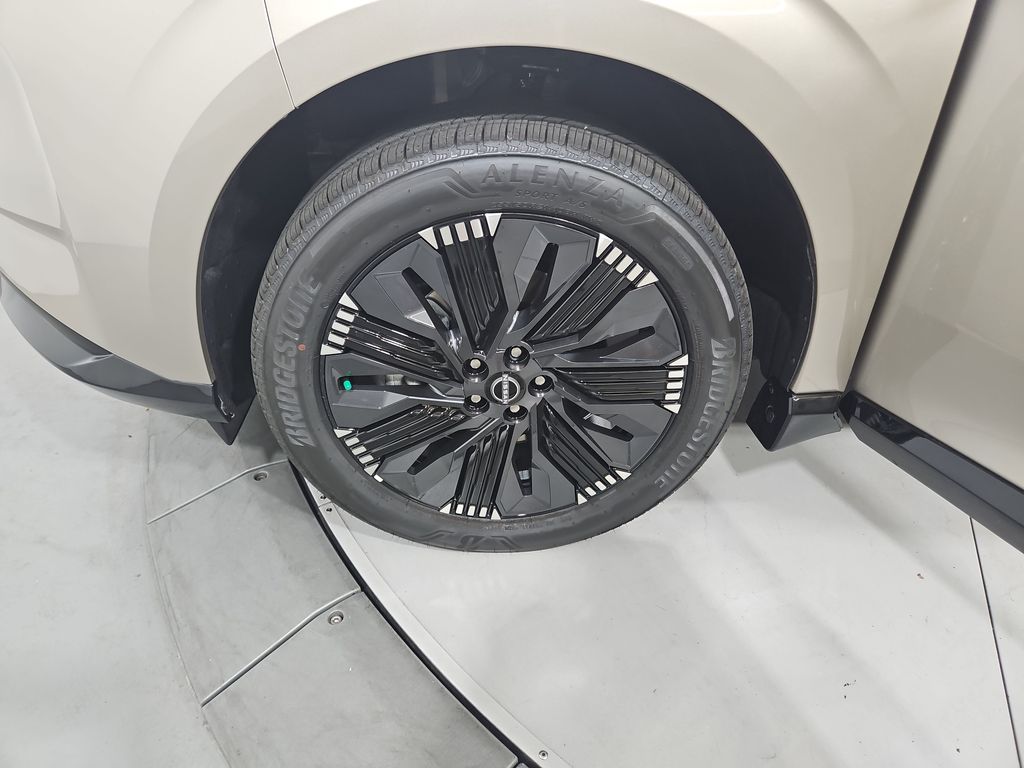 New 2026 Gray Nissan Platinum image 26
