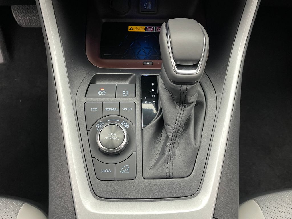 Thumbnail: 2025 Toyota RAV4 - 28