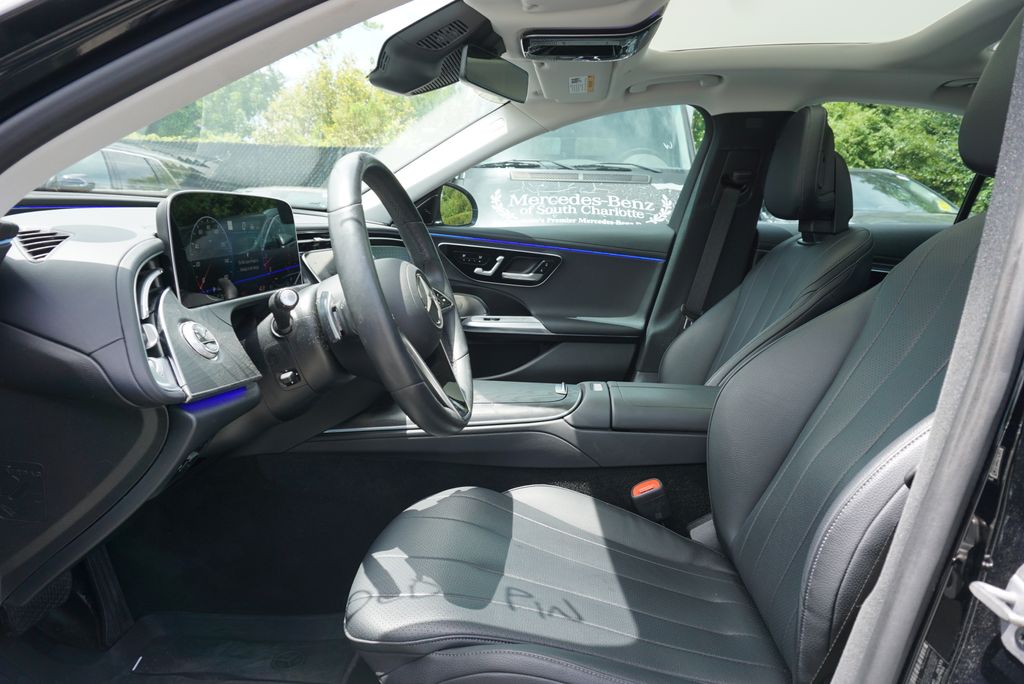 Thumbnail: 2024 Mercedes-Benz E-Class - 10