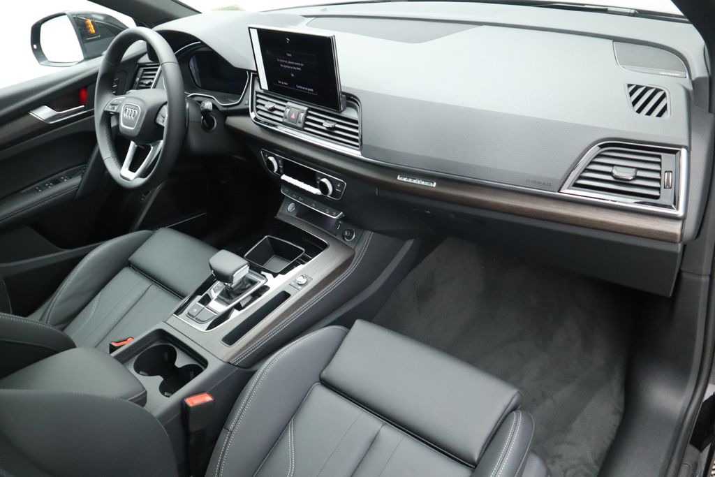 Thumbnail: 2025 Audi Q5 - 19