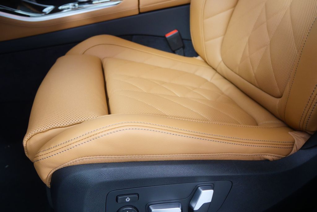 Thumbnail: 2026 BMW X5 - 9