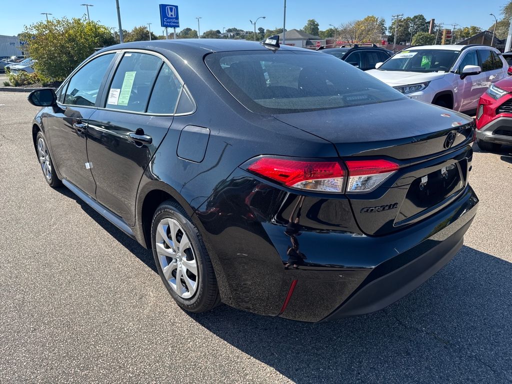 2026 Toyota Corolla LE photo 5