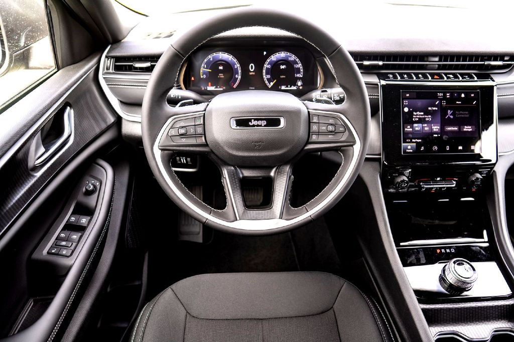 New Car 2025 Jeep Grand Cherokee L  Laredo For Sale Under $40,000 In Taylor, Texas