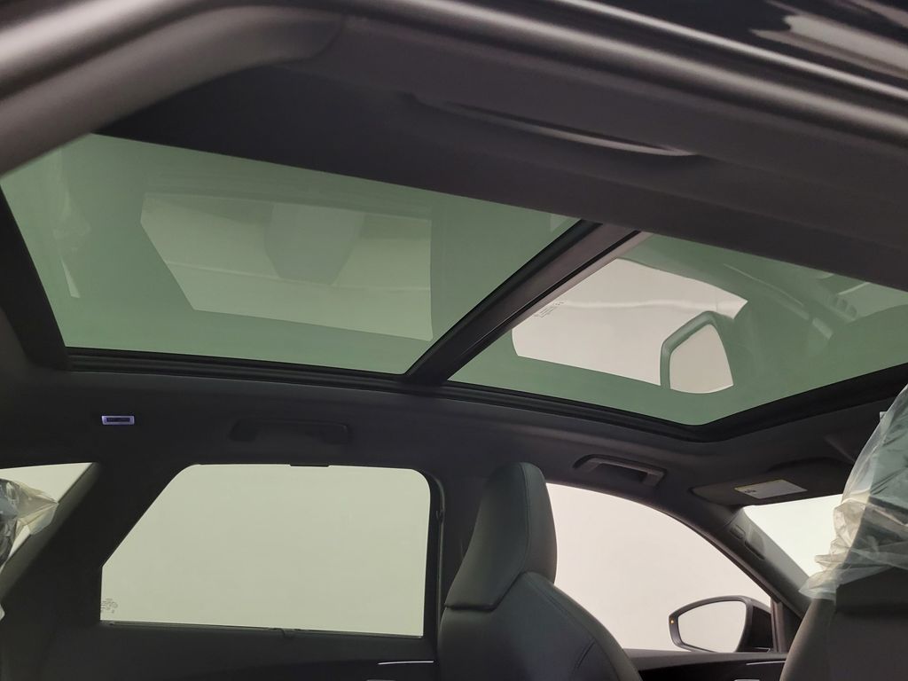 Thumbnail: 2026 Audi SQ5 - 16