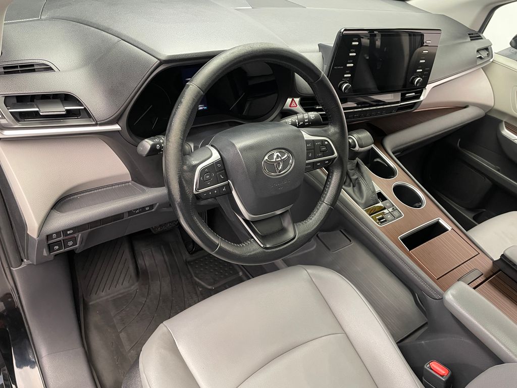 Thumbnail: 2022 Toyota Sienna - 11