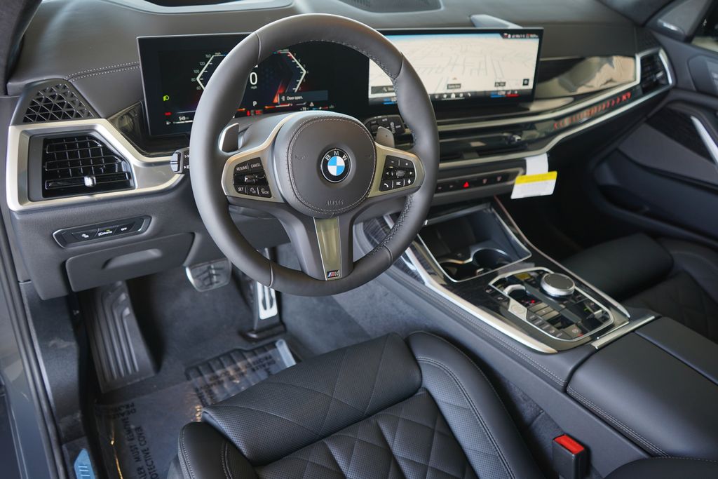 Thumbnail: 2026 BMW X7 - 13
