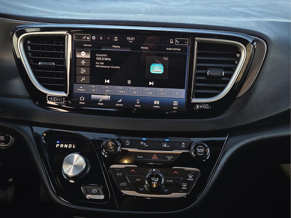 Used 2025 Chrysler Pacifica For Sale in Farmington, AR