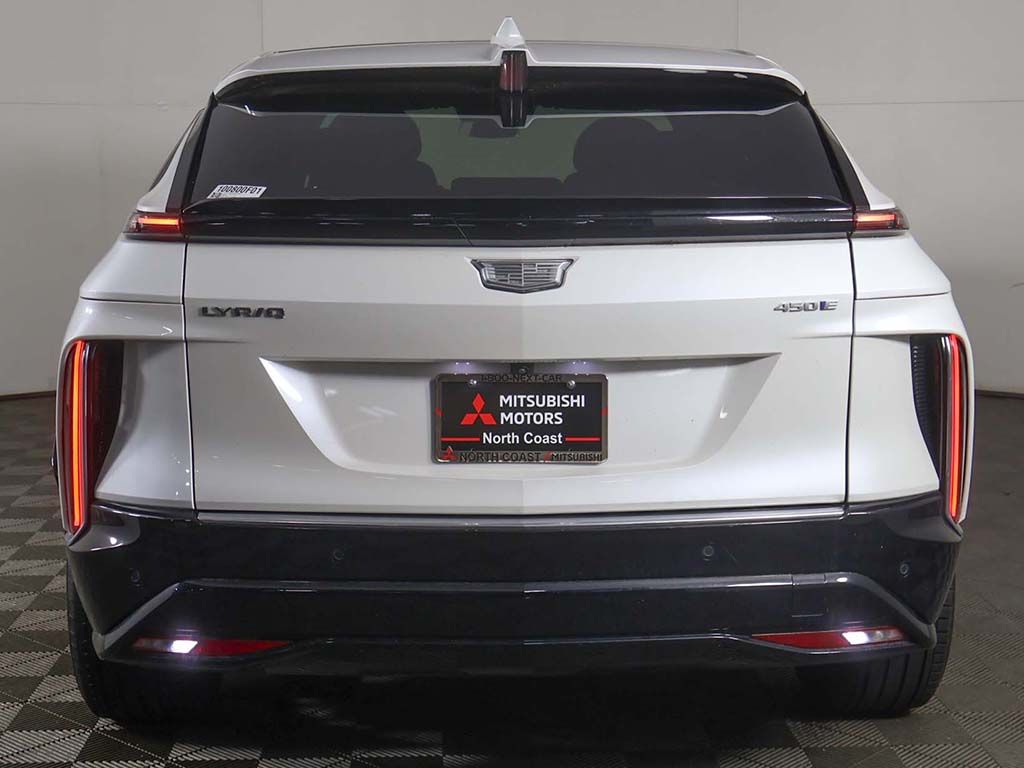 Used 2024 White Cadillac Tech image 12