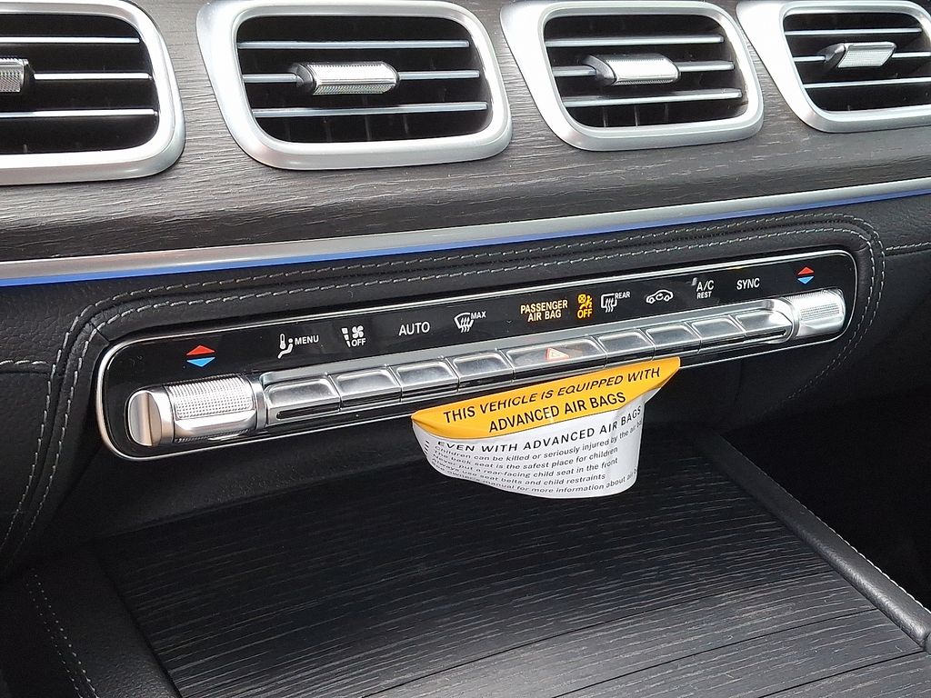 Thumbnail: 2026 Mercedes-Benz GLE - 10