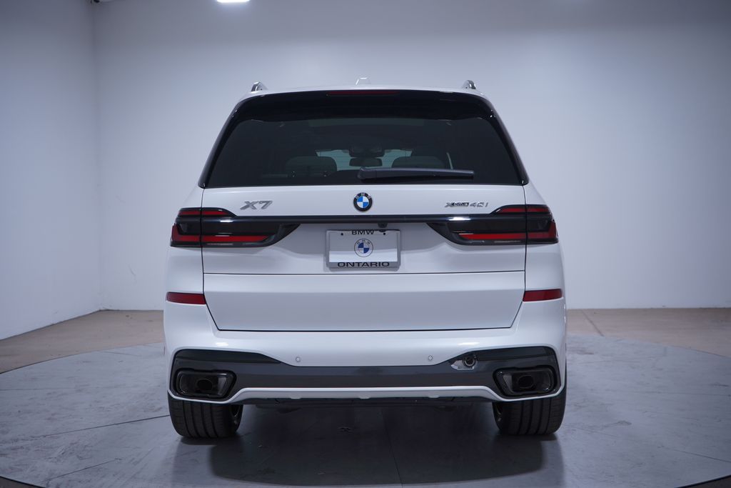 2025 BMW X7 xDrive40i 5