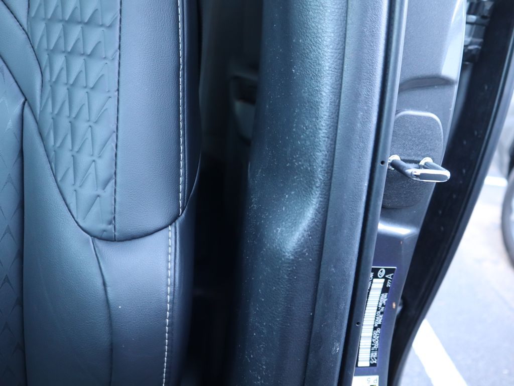 Thumbnail: 2022 Lexus UX - 20