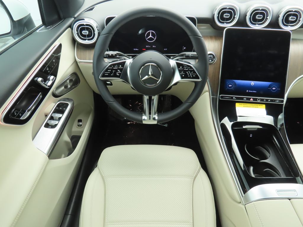 2025 Mercedes-Benz GLC 300 10