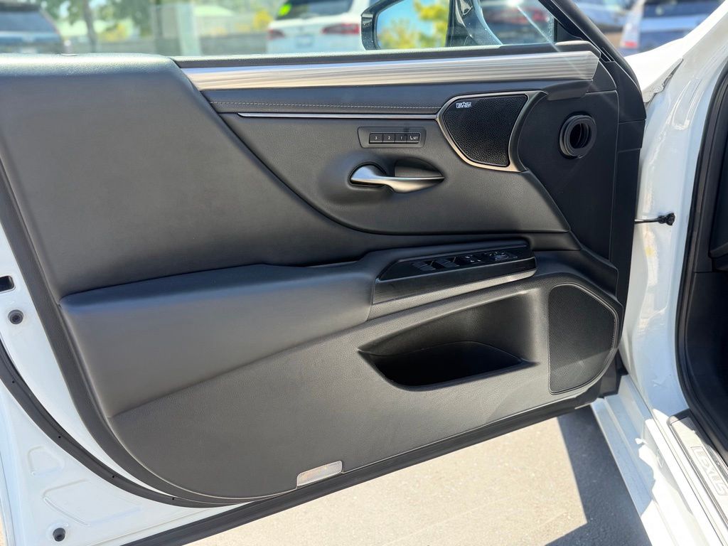 Used 2019 Lexus ES Sedan