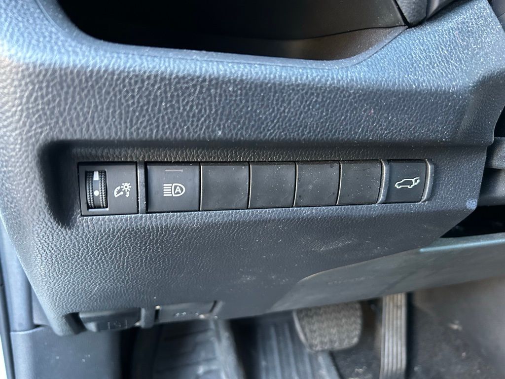 Thumbnail: 2024 Toyota RAV4 - 17