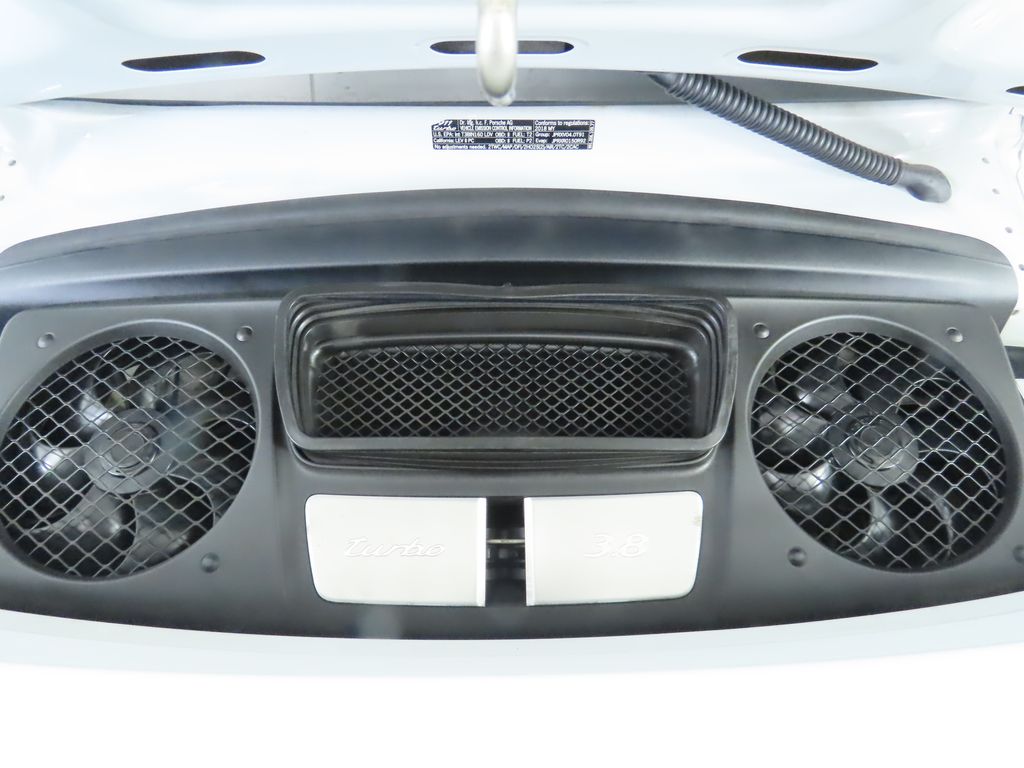 Thumbnail: 2018 Porsche 911 - 27