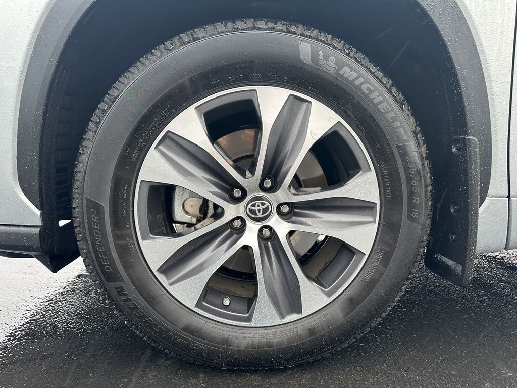 2023 Toyota Highlander Hybrid XLE