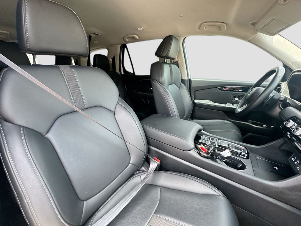 Used 2025 White Honda EX-L image 28