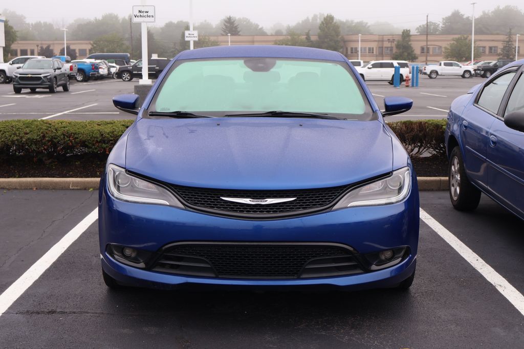 Thumbnail: 2016 Chrysler 200 - 2