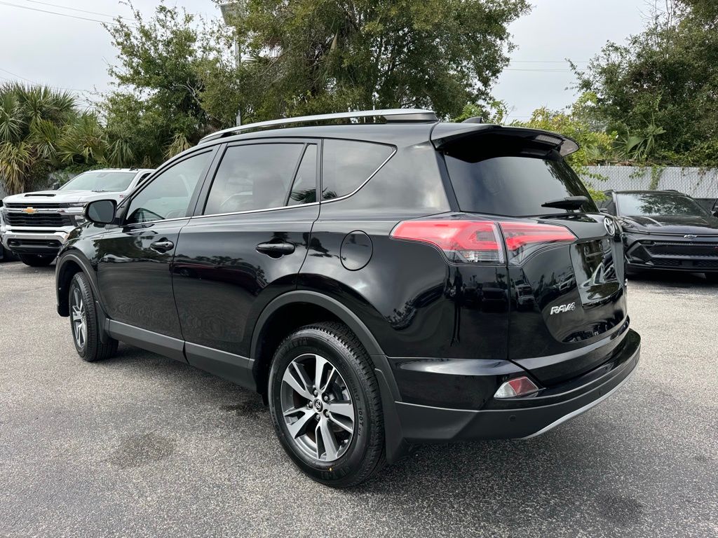 2018 Toyota RAV4 XLE 6