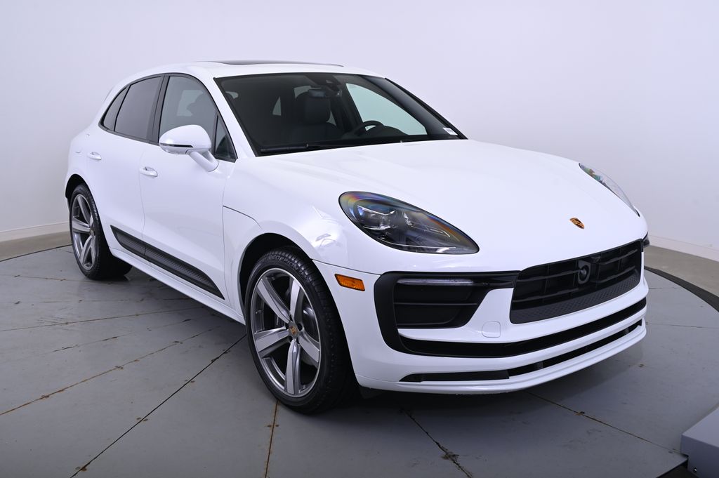 Thumbnail: 2025 Porsche Macan - 9