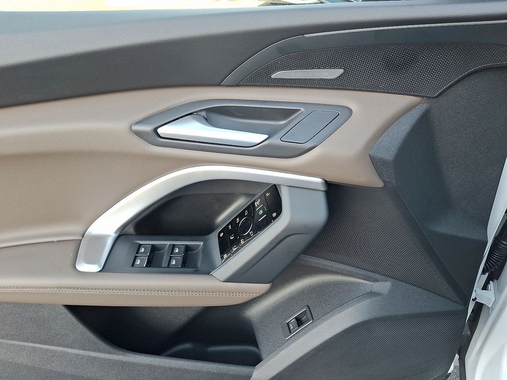 Thumbnail: 2026 Audi Q5 - 11