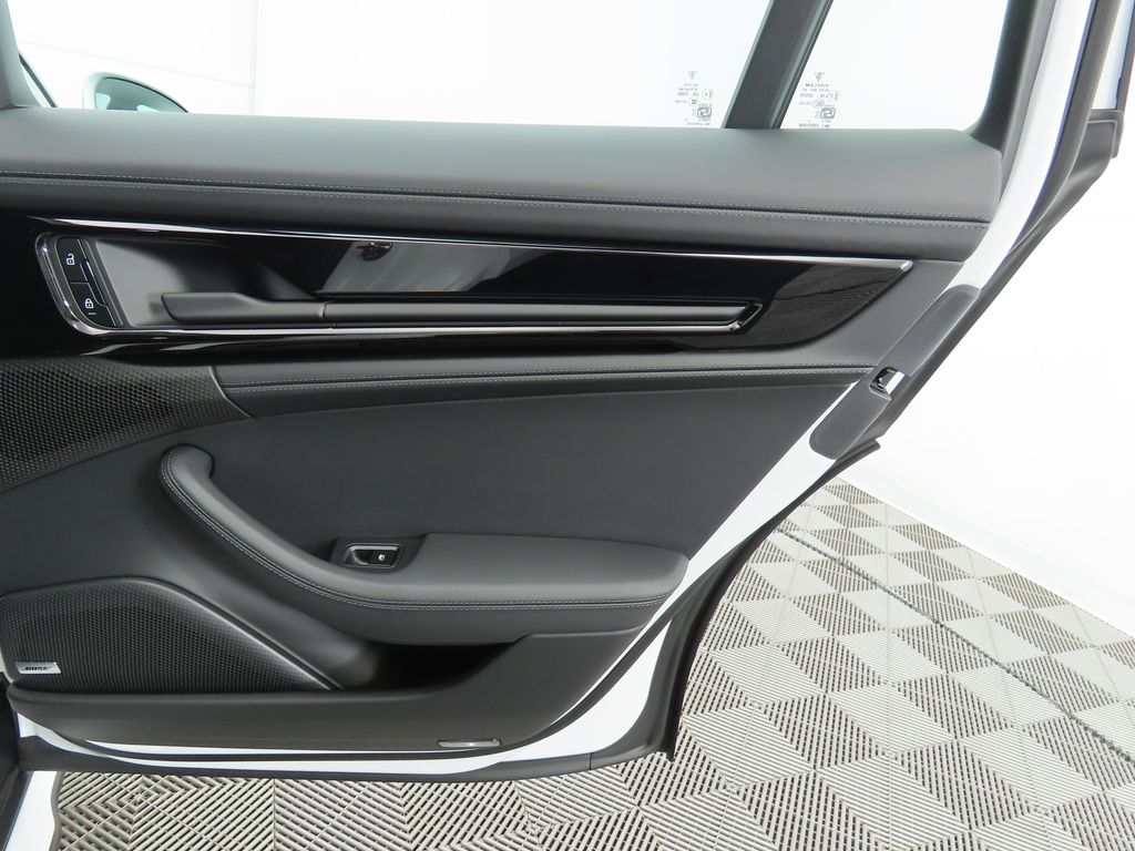 Thumbnail: 2025 Porsche Panamera - 29