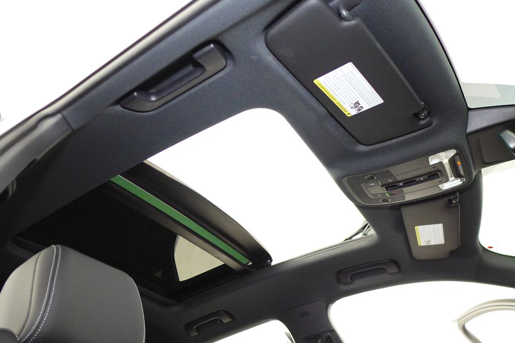 Thumbnail: 2023 Audi Q3 - 18