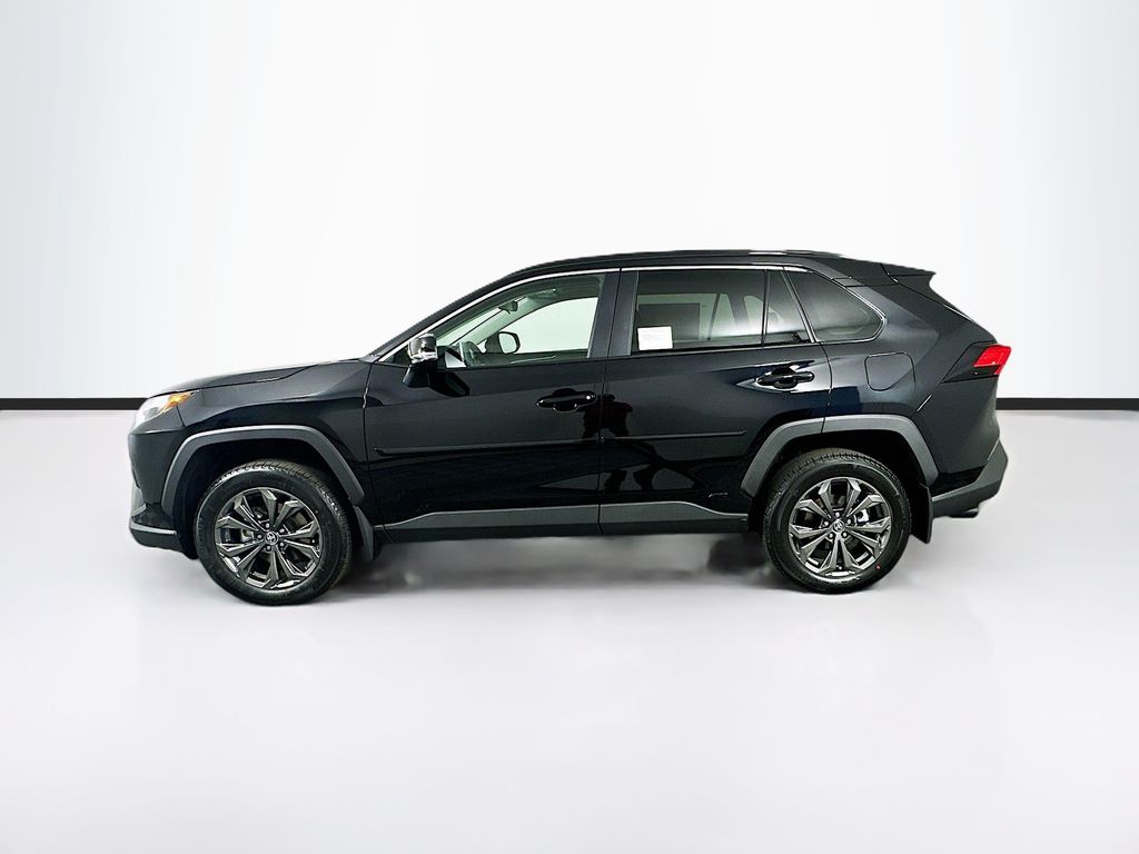 2024 Toyota RAV4 XLE Premium 8